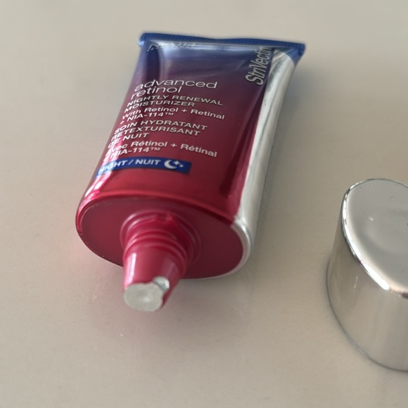 StriVectin Advanced Retinol Nightly Renewal Face Moisturizer $79 - Picture 3 of 3